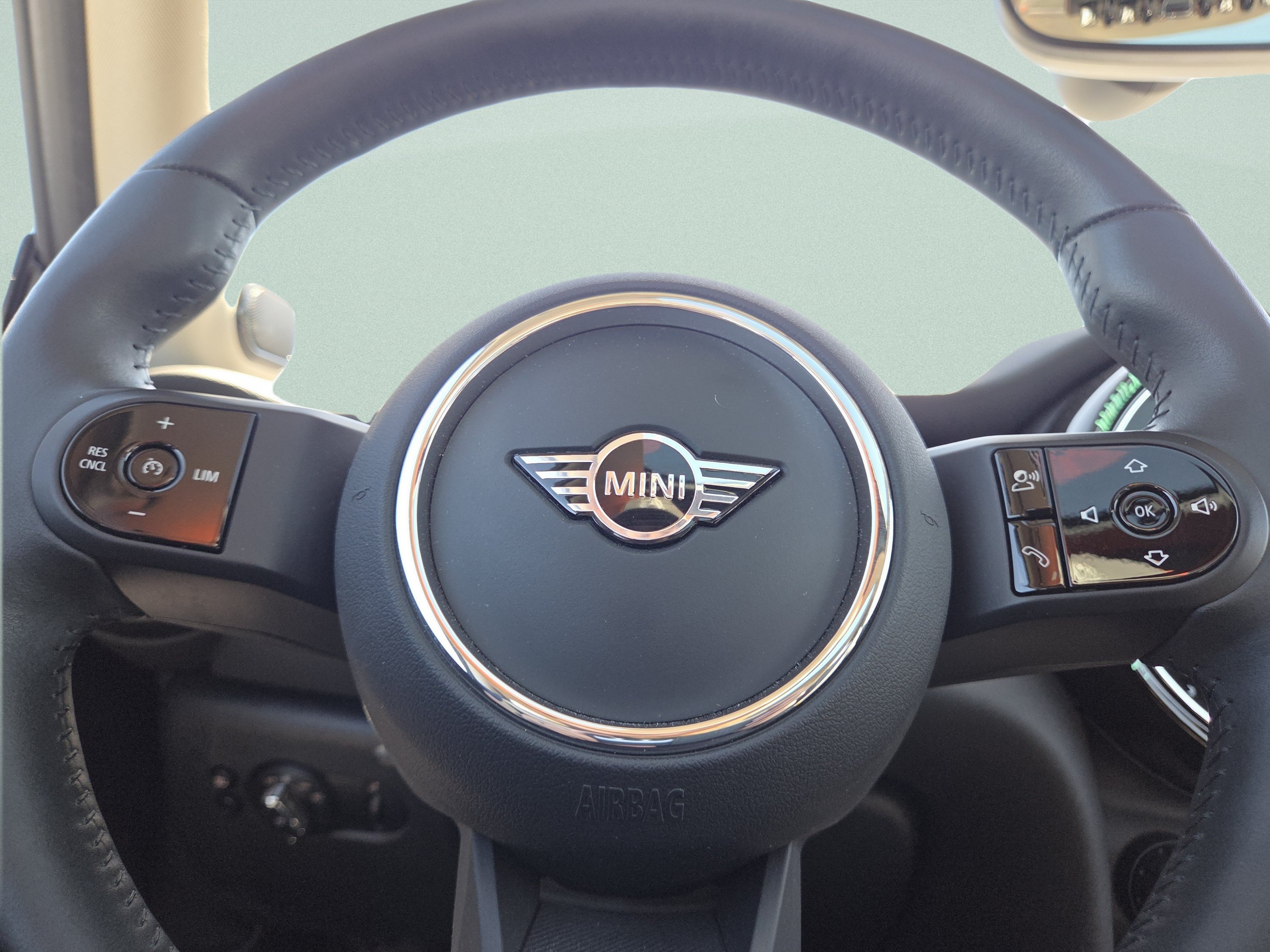 Used 2024 MINI Cooper SE FWD image 29