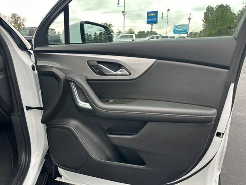 Used 2022 Chevrolet Blazer LT image 11