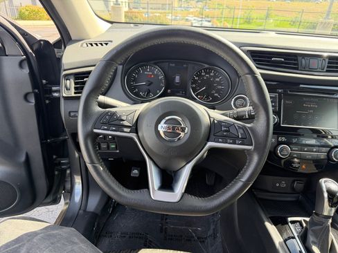 Used 2019 Nissan Rogue SV AWD/4WD image 9