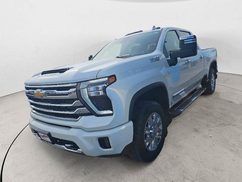 Used 2024 Chevrolet Silverado 2500 High Country w/ High Country Premium Package AWD/4WD image 5