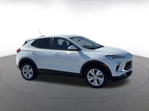 Used 2025 Buick Encore GX Preferred AWD/4WD image 2