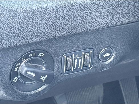 Used 2023 Chrysler 300 S w/ Comfort Group image 10