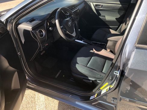 Used 2017 Toyota Corolla LE FWD image 11