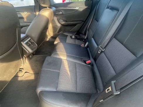 Used 2018 Chevrolet Impala LT FWD image 21