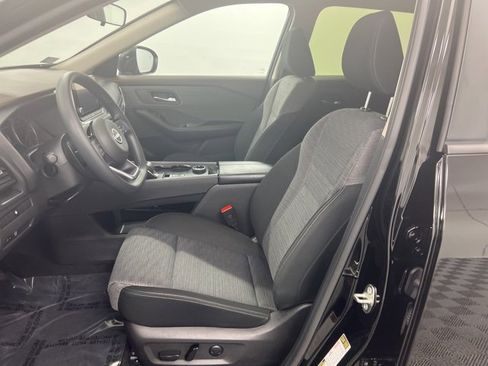 Used 2023 Nissan Rogue SV image 18