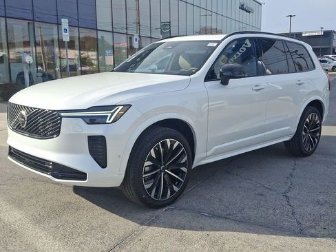 New 2026 Volvo XC90 B6 Ultra w/ Lounge Package image 10