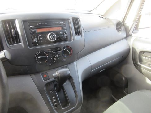 Used 2017 Chevrolet City Express LS image 25