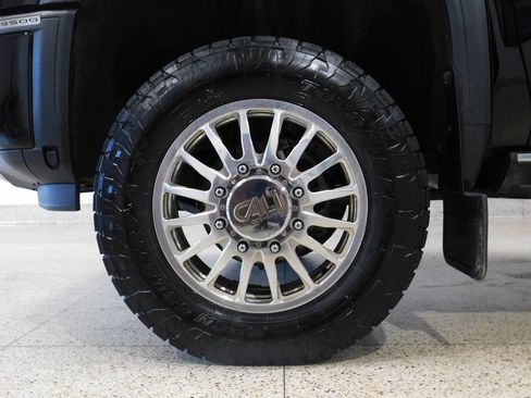 Used 2025 GMC Sierra 3500 Denali w/ Denali Reserve Package AWD/4WD image 23
