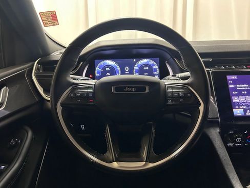 Used 2022 Jeep Grand Cherokee L Laredo AWD/4WD image 9