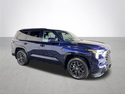 Used 2024 Toyota Sequoia Platinum AWD/4WD image 4