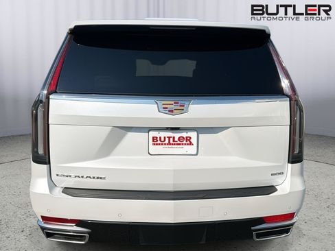 Used 2024 Cadillac Escalade ESV Premium Luxury AWD/4WD image 5