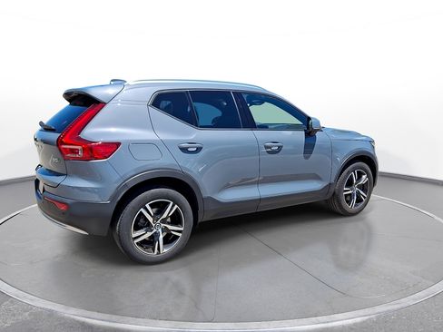 Used 2023 Volvo XC40 B5 Core AWD/4WD image 8