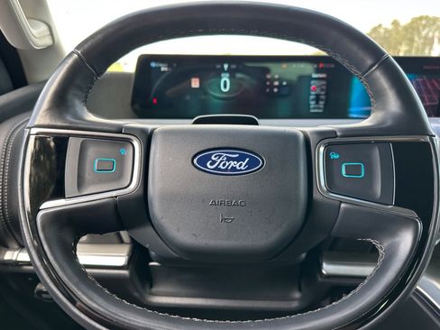 Used 2025 Ford Expedition Max Platinum AWD/4WD image 24