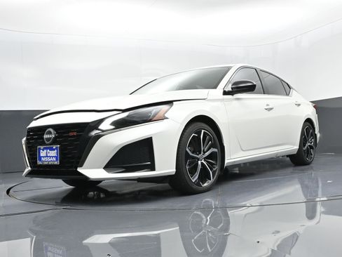 New 2025 Nissan Altima 2.5 SR w/ SR Premium Package image 25