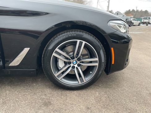 Used 2021 BMW 530i xDrive w/ Premium Package image 30