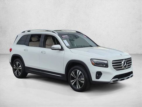 Used 2026 Mercedes-Benz GLB 250 image 3