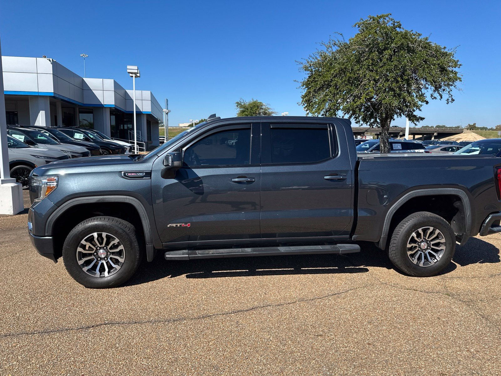 Used 2019 GMC Sierra 1500 AT4 w/ AT4 Premium Package AWD/4WD image 5
