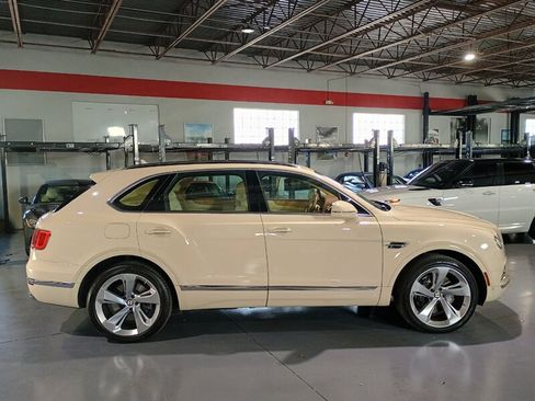 Used 2019 Bentley Bentayga AWD/4WD image 7