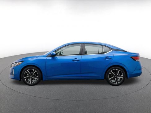 Used 2025 Nissan Sentra SV FWD image 4