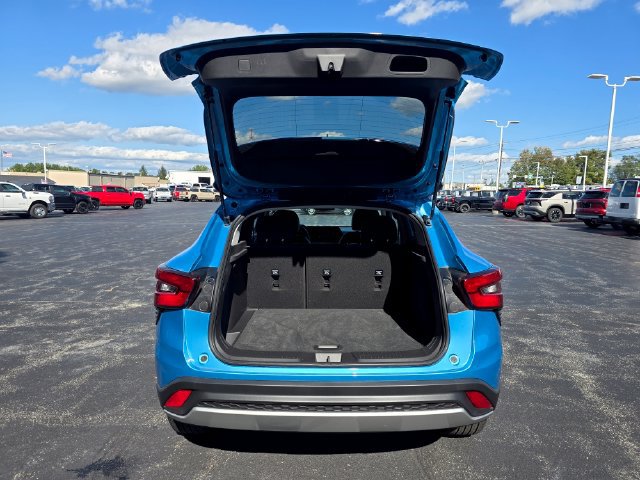 Used 2025 Chevrolet Trax LT FWD image 5