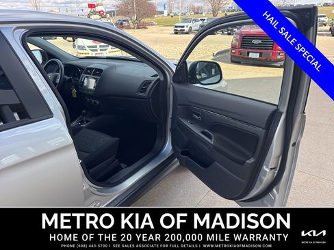 Used 2025 Mitsubishi Outlander Sport ES AWD/4WD image 32