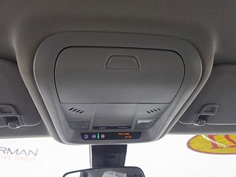 Used 2021 Chevrolet Equinox LT image 25