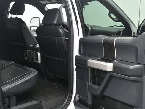 Used 2022 Ford F250 Lariat AWD/4WD image 14