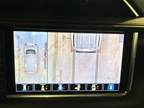 Used 2021 GMC Yukon Denali w/ Denali Premium Package image 41