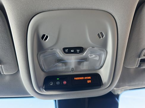 Used 2022 Chevrolet TrailBlazer LT w/ Convenience Package image 37