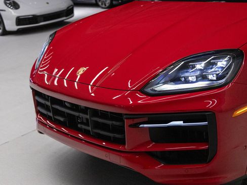New 2026 Porsche Cayenne Coupe AWD/4WD image 32