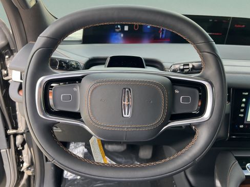 New 2026 Lincoln Navigator L Black Label AWD/4WD image 11