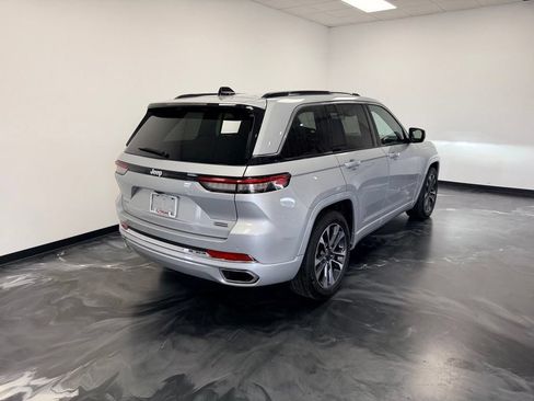 Used 2024 Jeep Grand Cherokee Overland AWD/4WD image 20
