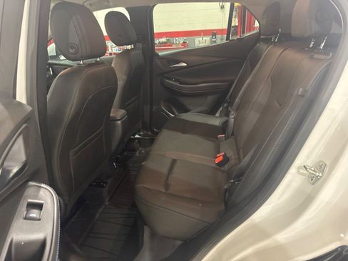 Used 2025 Buick Encore GX Sport Touring FWD image 9