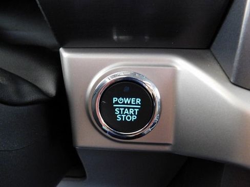 Used 2023 Ford F150 Lightning XLT image 27