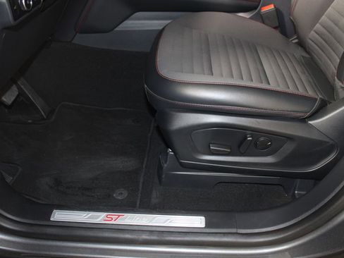 Certified 2025 Ford Explorer ST-Line w/ ST-Line Street Pack image 10