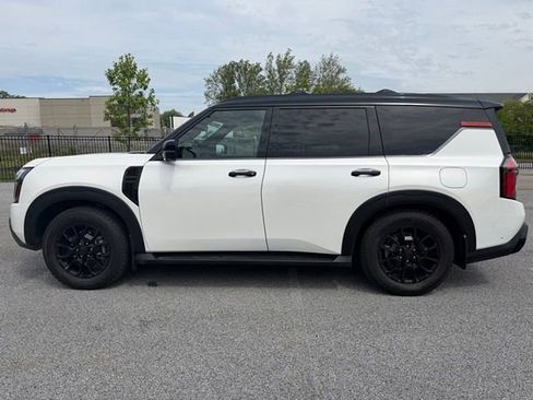 Used 2026 Nissan Armada PRO-4X w/ Captain's Chari Seat Package AWD/4WD image 4