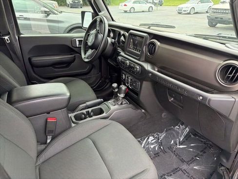 Used 2019 Jeep Wrangler Unlimited Sport S AWD/4WD image 7