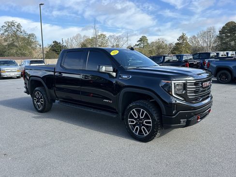 Used 2025 GMC Sierra 1500 AT4 w/ AT4 Premium Package image 3