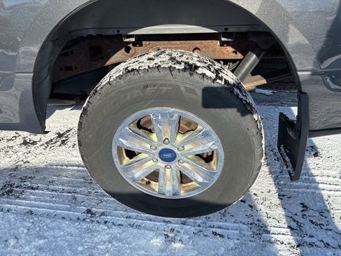 Used 2015 Ford F150 XLT image 35