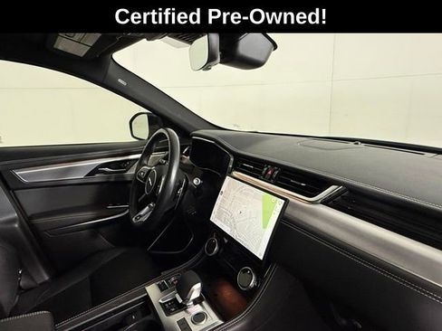Certified 2023 Jaguar F-PACE R-Dynamic S image 32