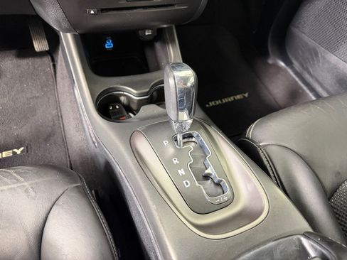 Used 2020 Dodge Journey Crossroad FWD image 17