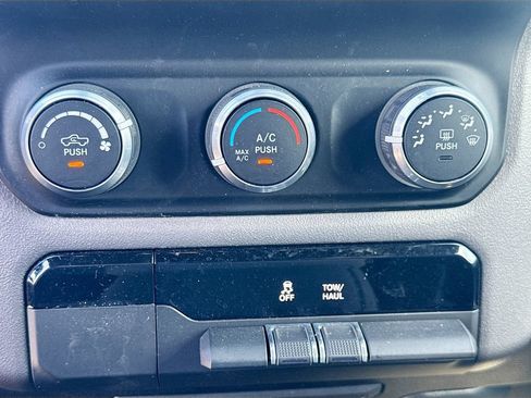 Used 2023 RAM 1500 Big Horn AWD/4WD image 16
