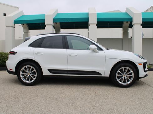 Certified 2026 Porsche Macan Turbo image 8