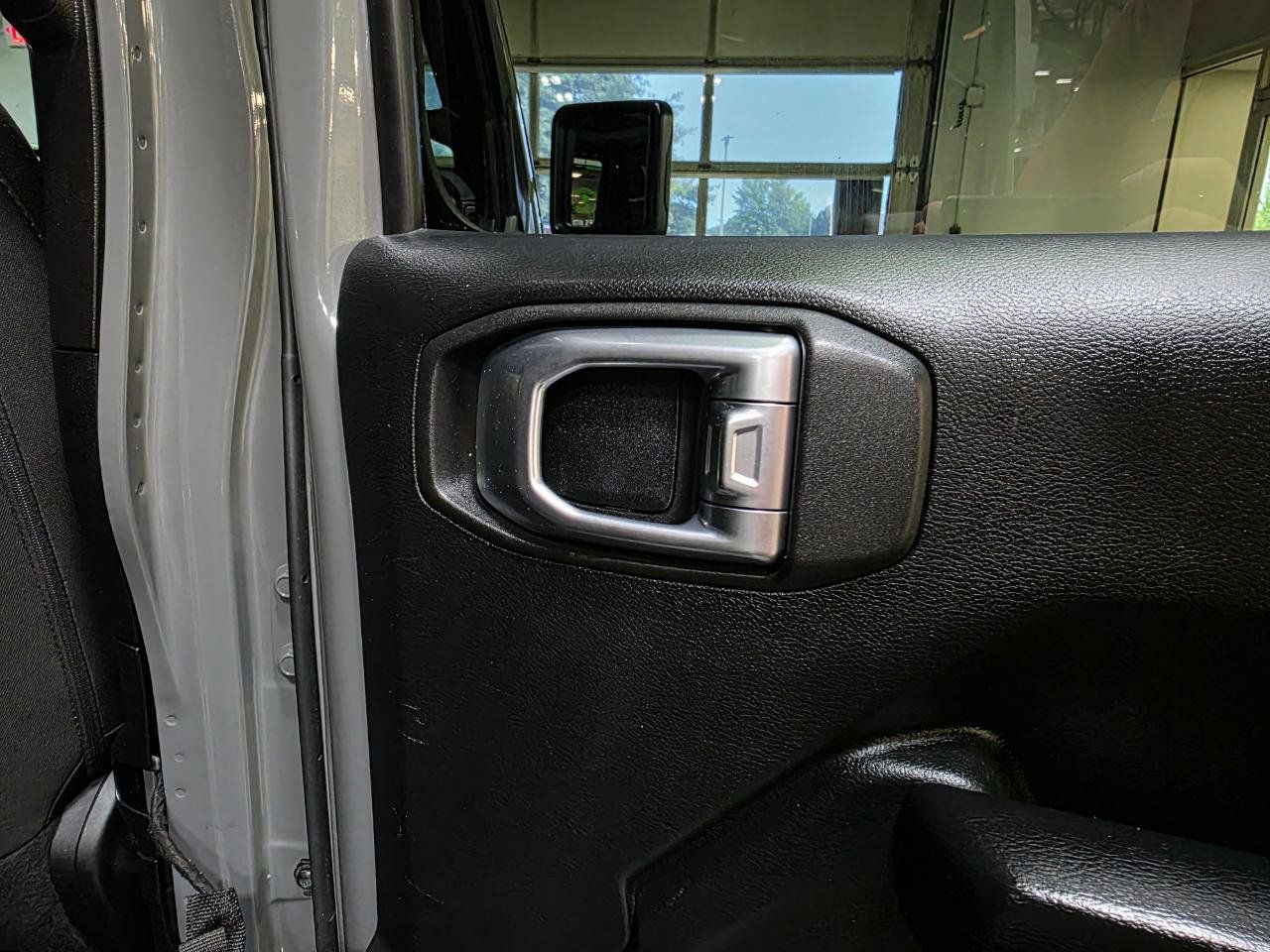 Used 2018 Jeep Wrangler Unlimited Sport S AWD/4WD image 23