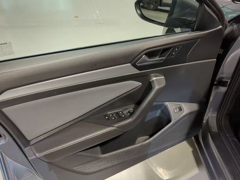 Used 2025 Volkswagen Jetta SE FWD image 14