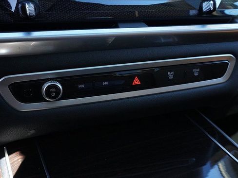 Used 2024 BMW X7 xDrive40i w/ Premium Package image 63