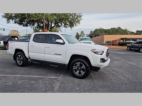 Used 2019 Toyota Tacoma TRD Sport image 37