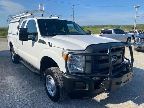 Used 2015 Ford F250 XL w/ FX4 Off-Road Package image 4