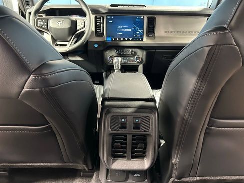 New 2026 Ford Bronco Outer Banks AWD/4WD image 36