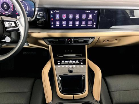 Certified 2024 Porsche Cayenne AWD/4WD image 14